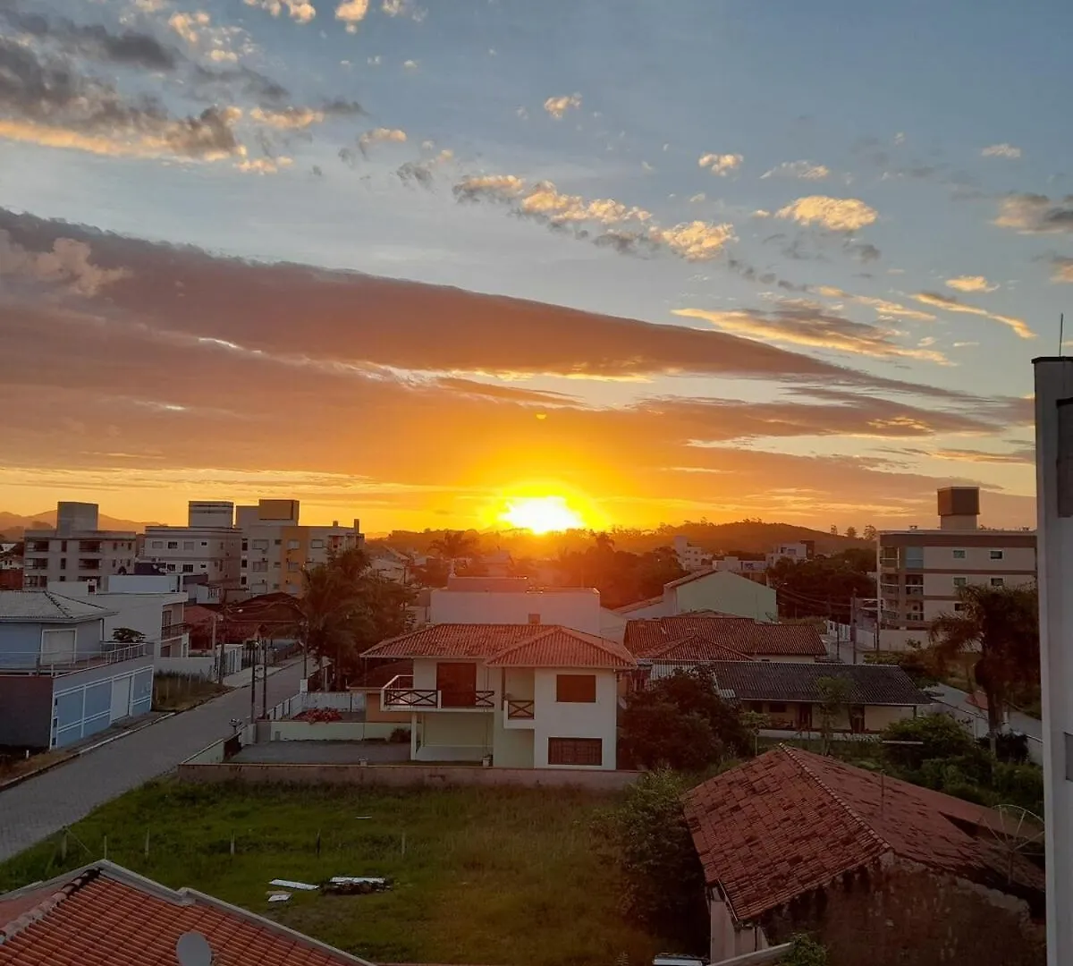Ap Vista Mar 16 Minutos Beto Carrero Home Office Picarras Apartment