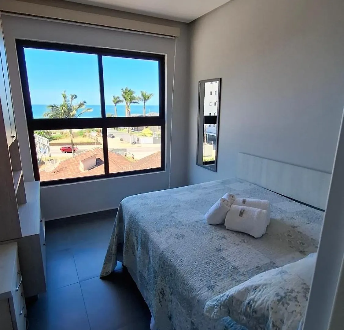 Apartment Ap Vista Mar 16 Minutos Beto Carrero Home Office Picarras