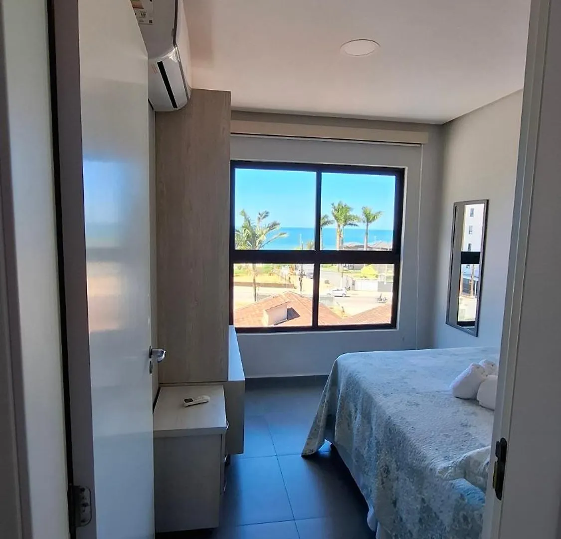 Apartment Ap Vista Mar 16 Minutos Beto Carrero Home Office Picarras