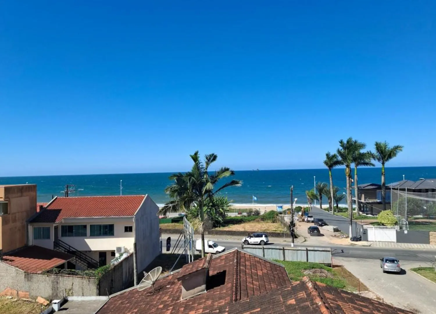 Ap Vista Mar 16 Minutos Beto Carrero Home Office Picarras