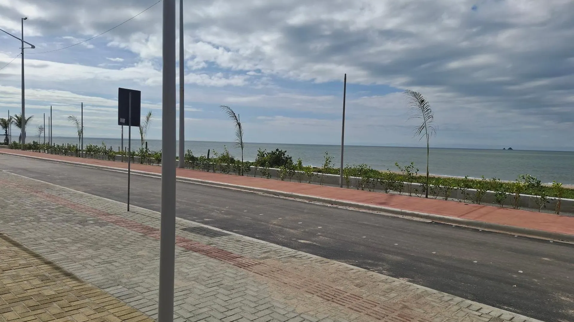 Apartment Ap Vista Mar 16 Minutos Beto Carrero Home Office Picarras