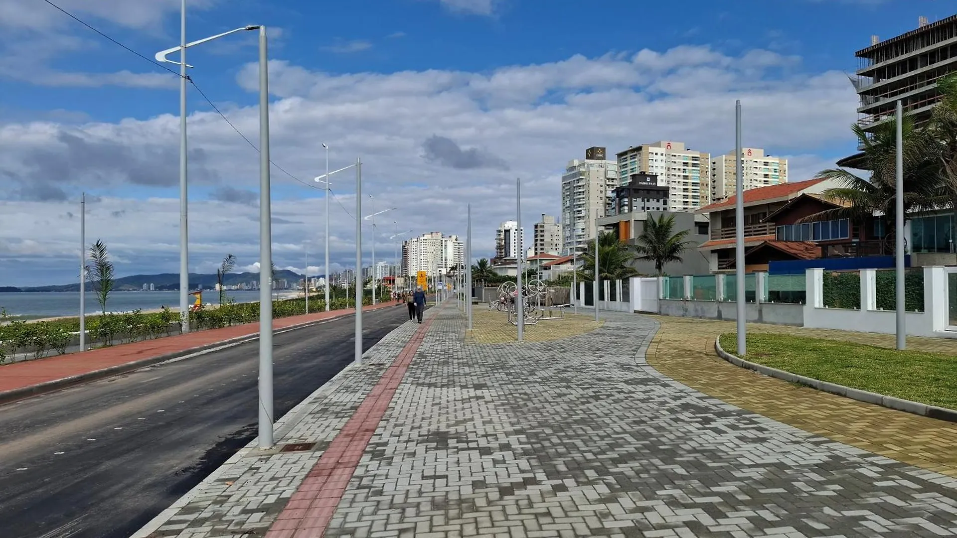Ap Vista Mar 16 Minutos Beto Carrero Home Office Picarras Apartment