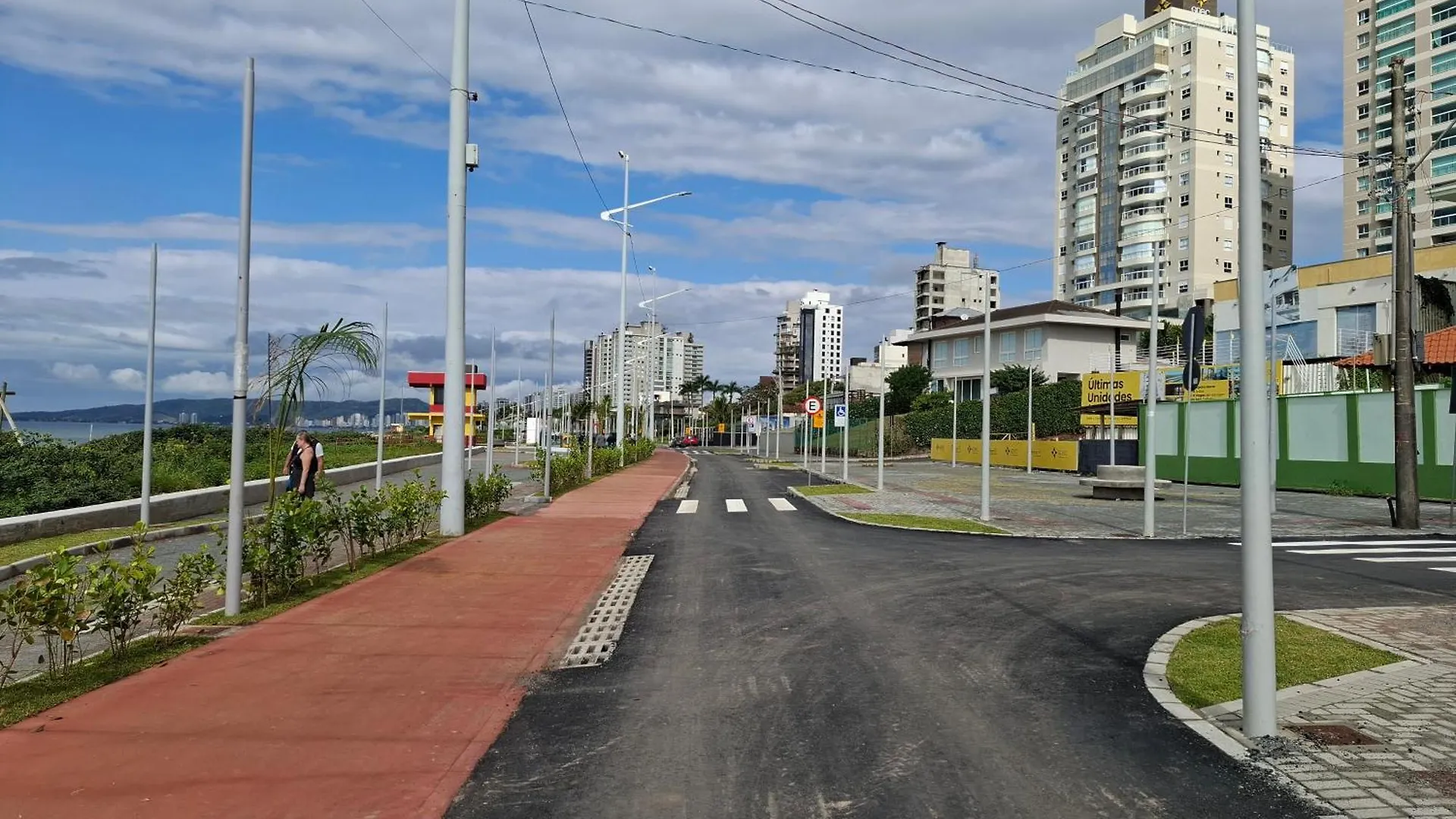Ap Vista Mar 16 Minutos Beto Carrero Home Office Picarras